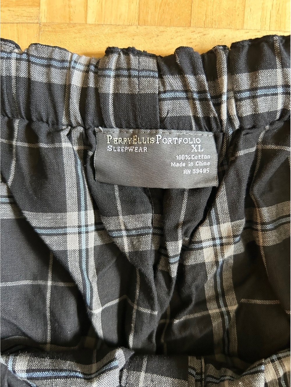 Perry Ellis - Picture 3 of 4